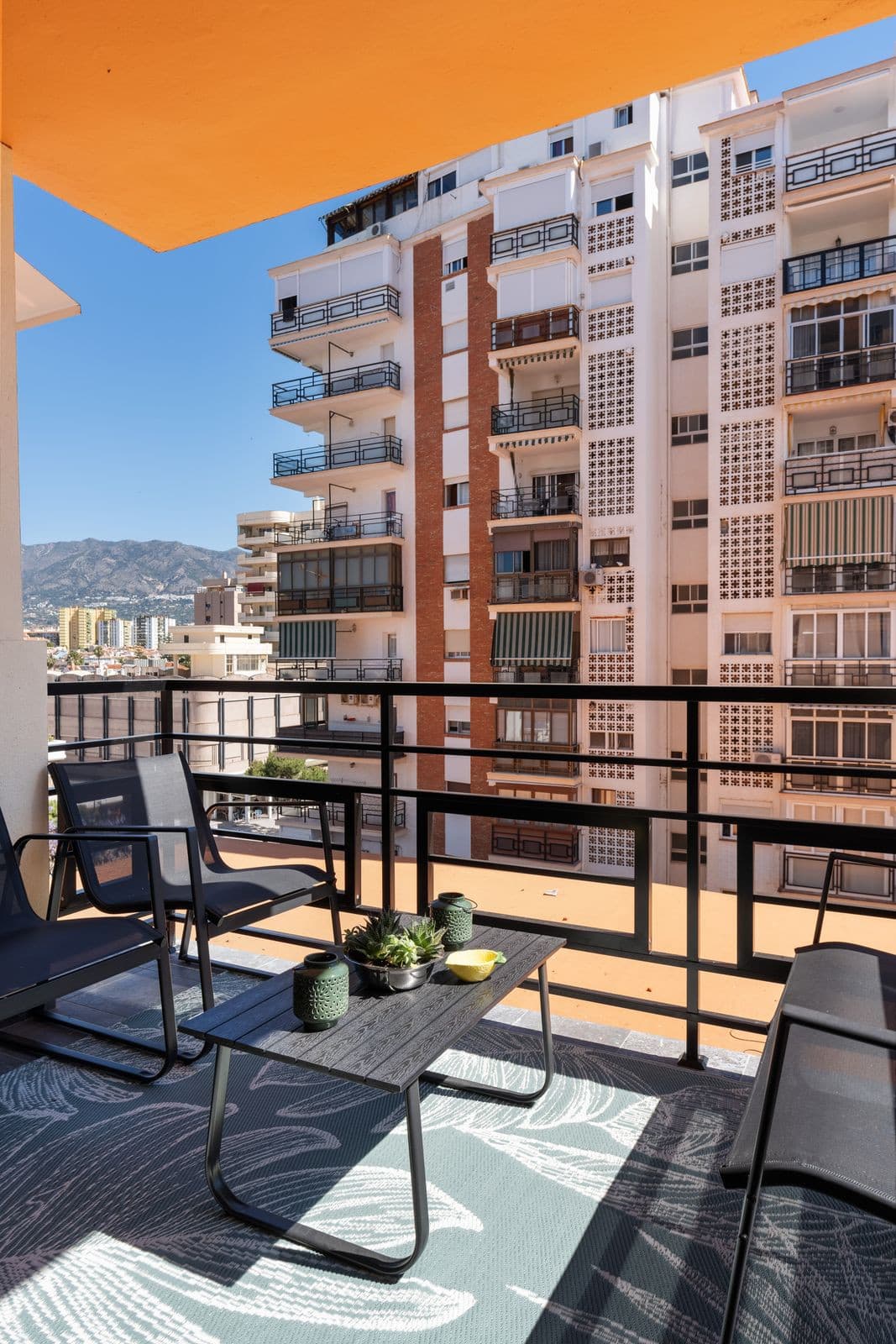 Middle Floor Apartment in Fuengirola — photo 2 of 10