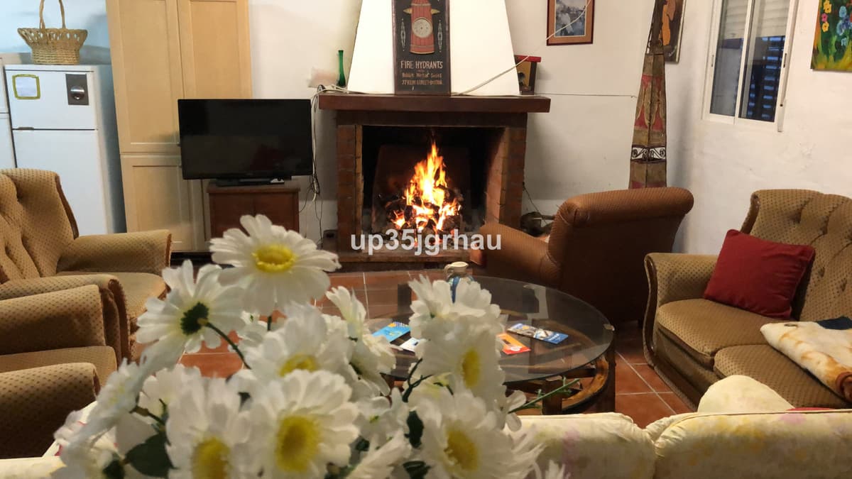 Detached Villa in Gaucín — photo 3 of 10