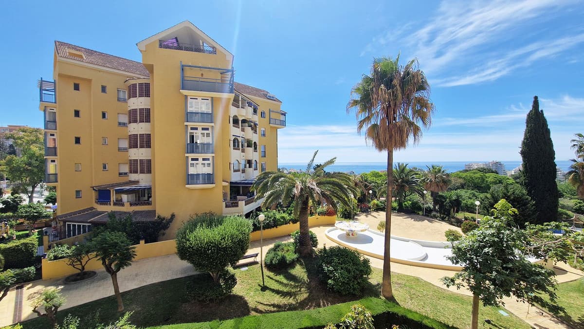 Middle Floor Apartment in Arroyo de la Miel — photo 3 of 10