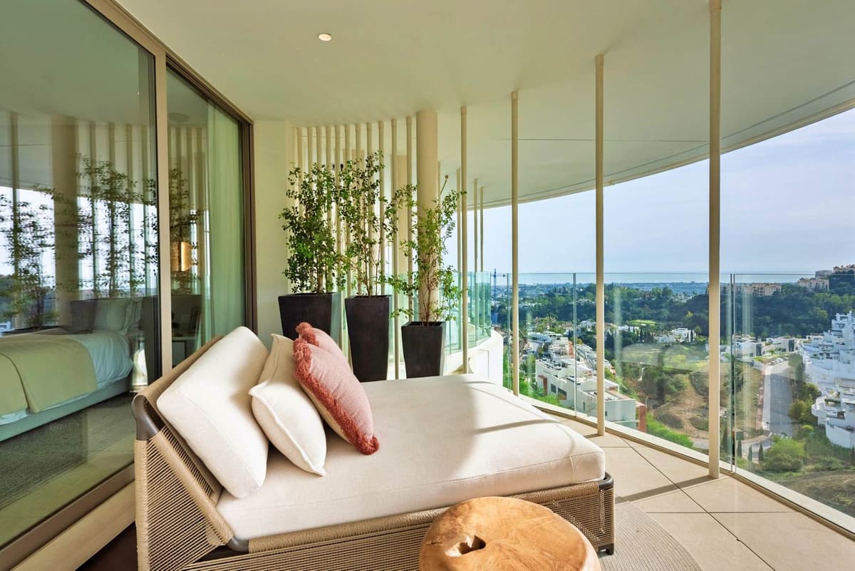 Ground Floor Apartment in Nueva Andalucía — photo 3 of 10
