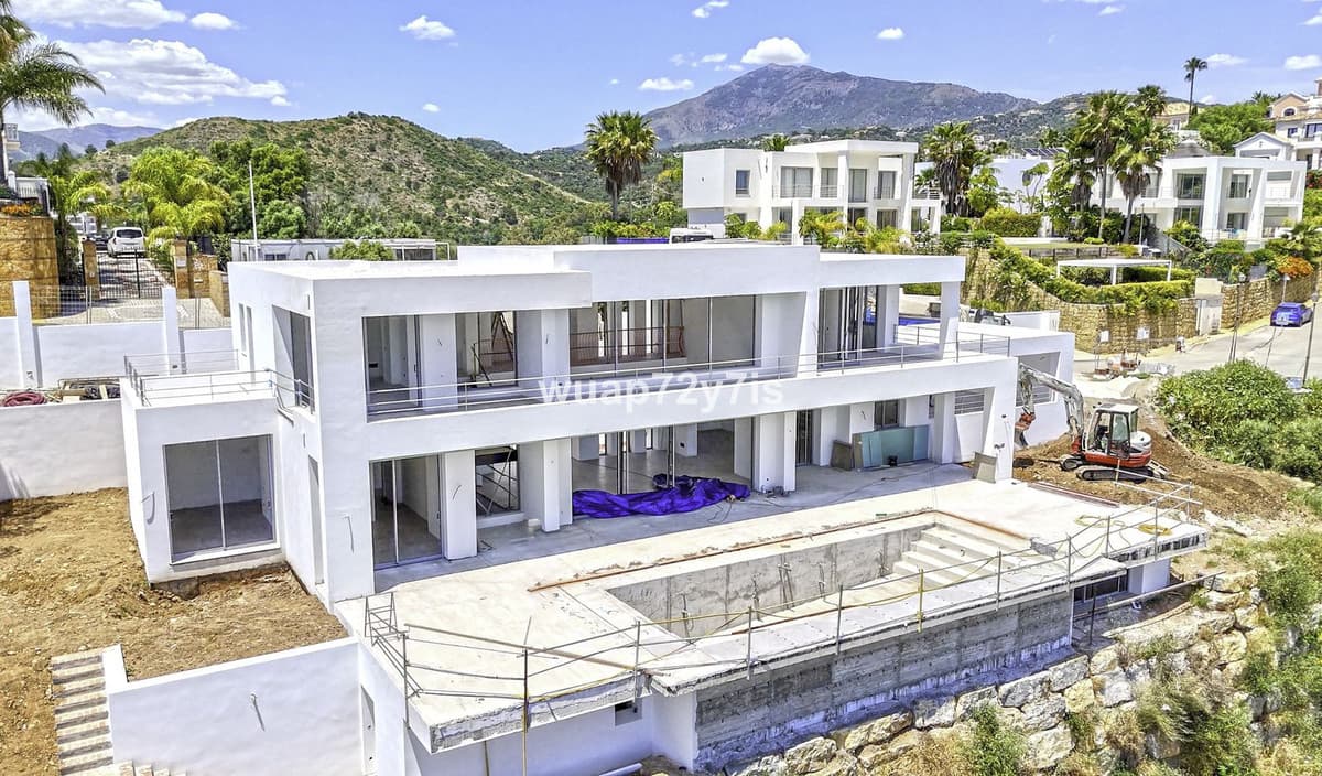 Detached Villa in Benahavís — photo 2 of 10