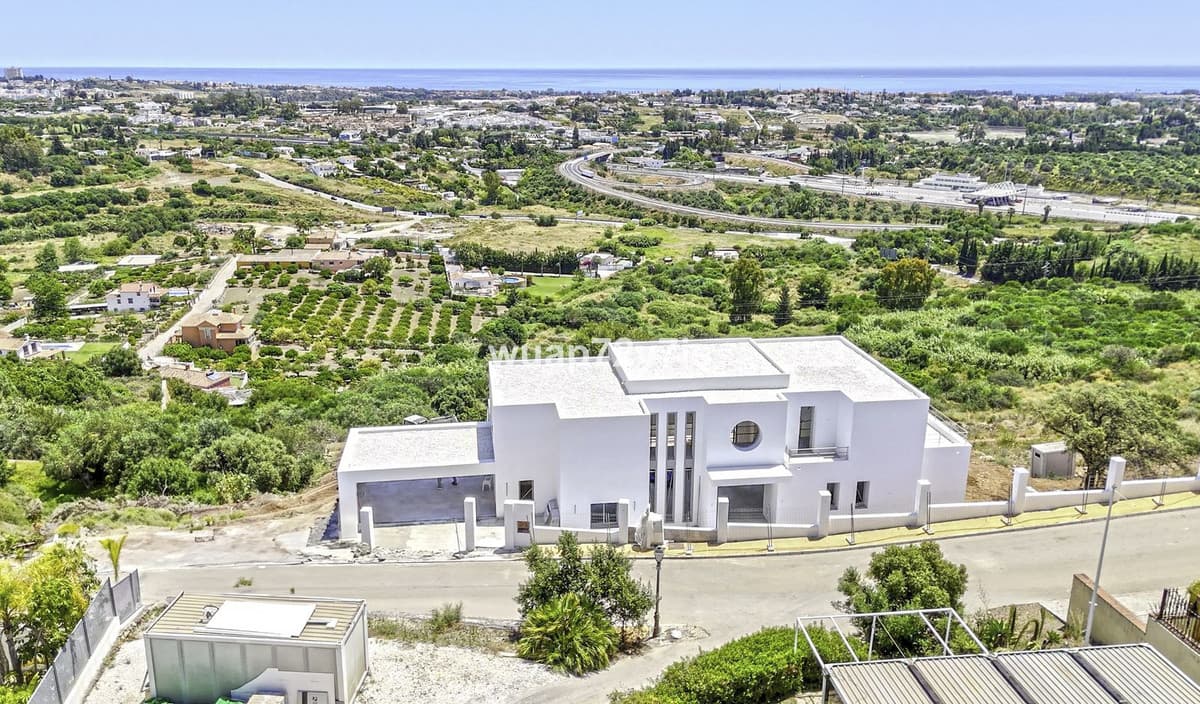 Detached Villa in Benahavís — photo 3 of 10