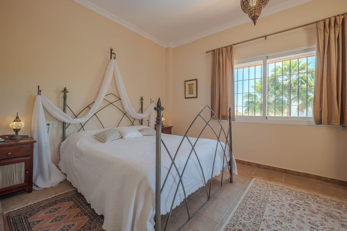 Detached Villa in Alhaurín el Grande — photo 5 of 10