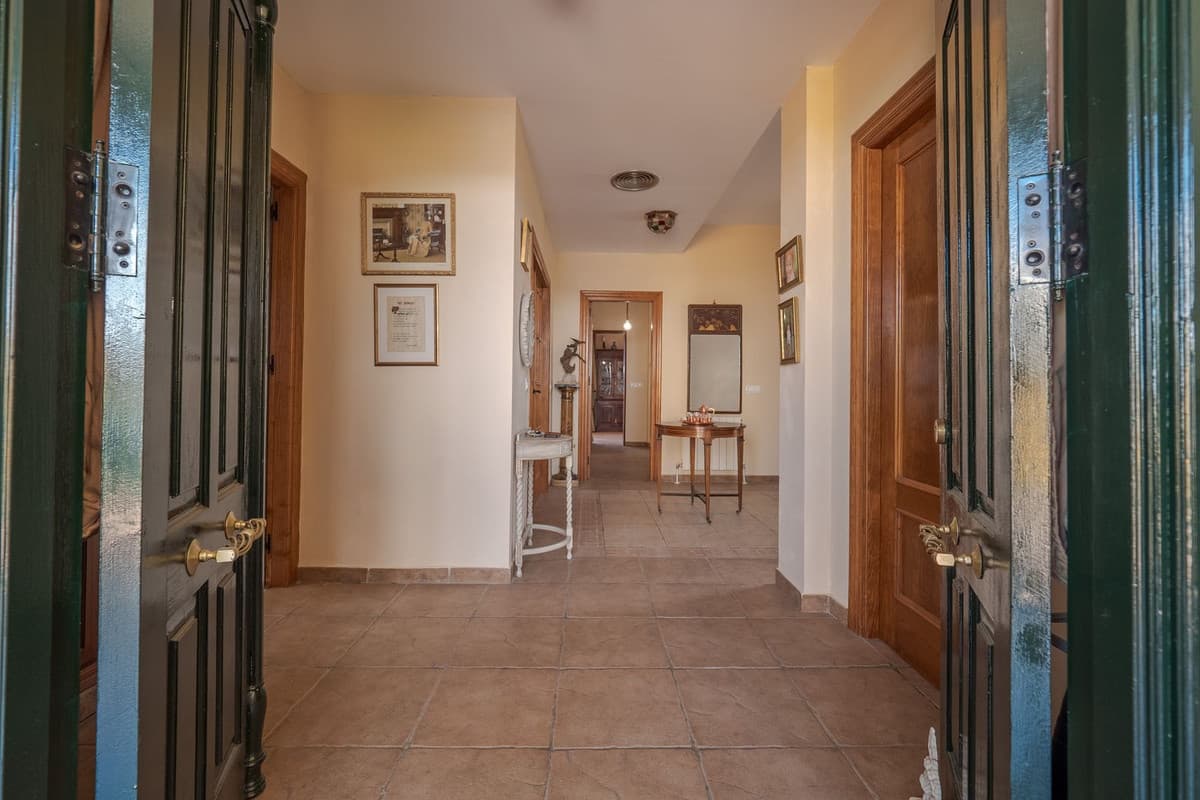 Detached Villa in Alhaurín el Grande — photo 9 of 10