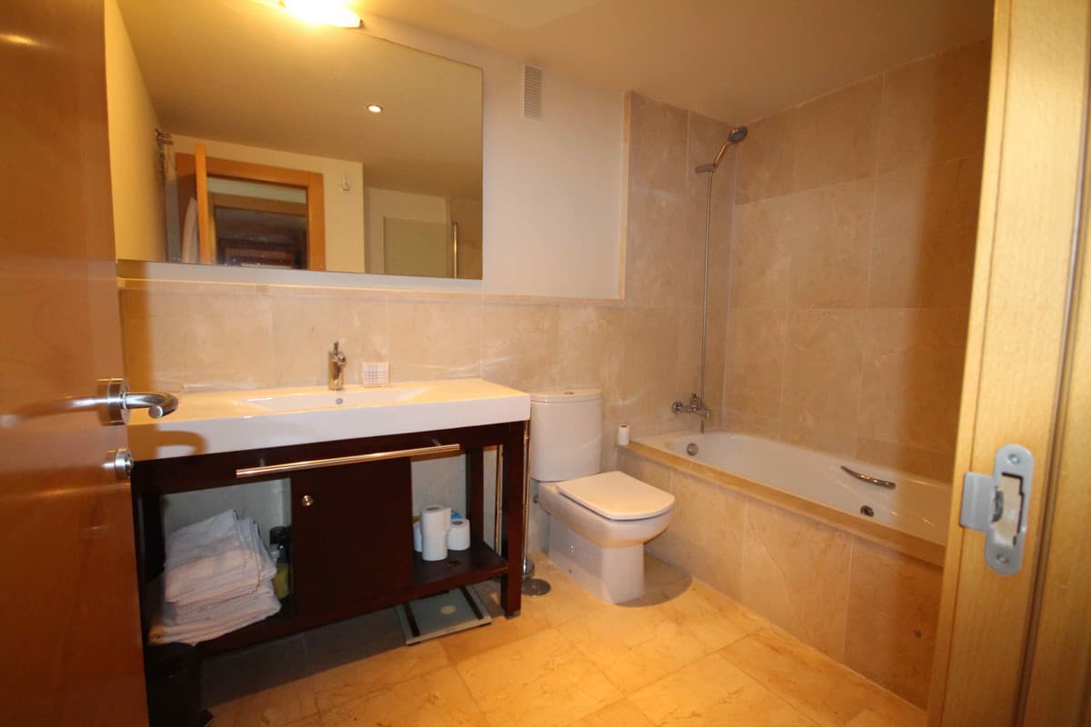 Middle Floor Apartment in Los Flamingos — photo 7 of 10