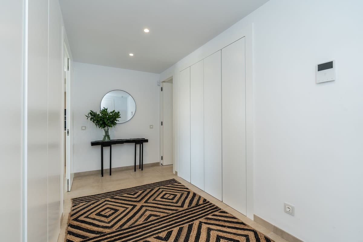 Middle Floor Apartment in Estepona — photo 4 of 10