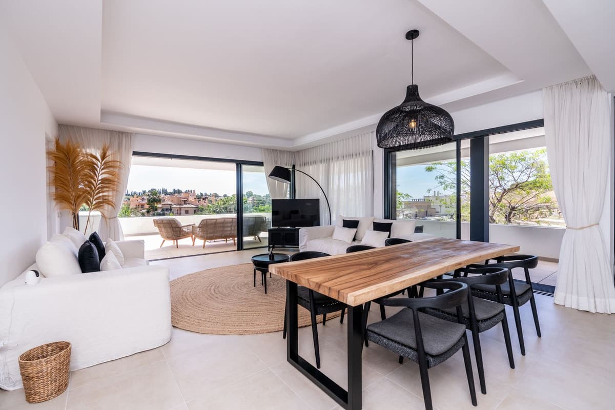 Middle Floor Apartment in Estepona — photo 5 of 10