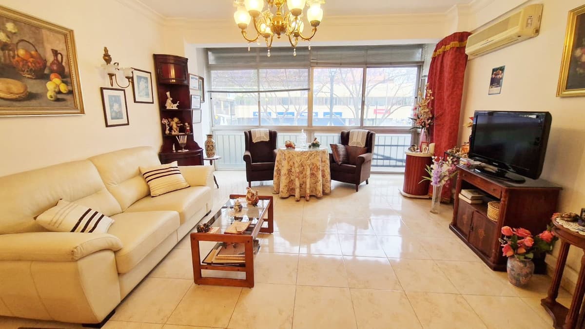 Middle Floor Apartment in Fuengirola — photo 3 of 10