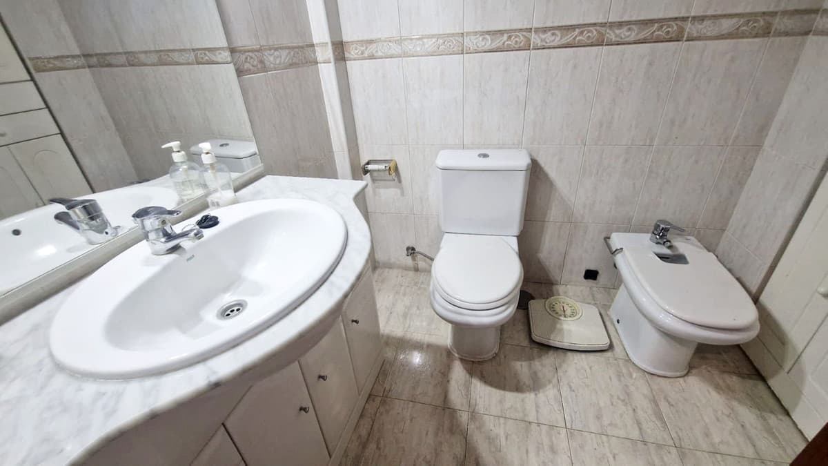Middle Floor Apartment in Fuengirola — photo 9 of 10