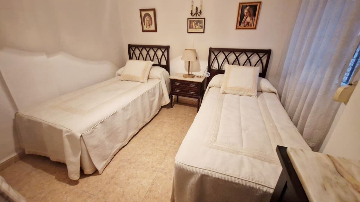 Middle Floor Apartment in Fuengirola — photo 10 of 10