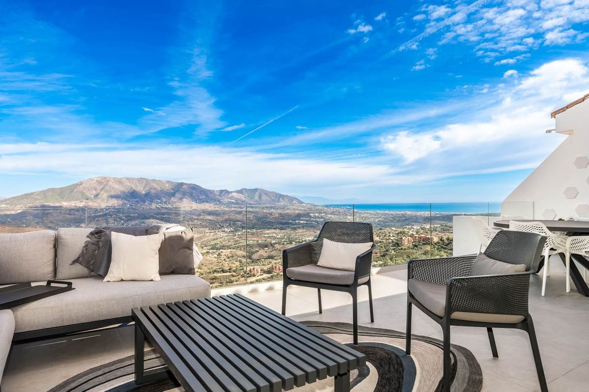 Semi-Detached House in Marbella — photo 1 of 10