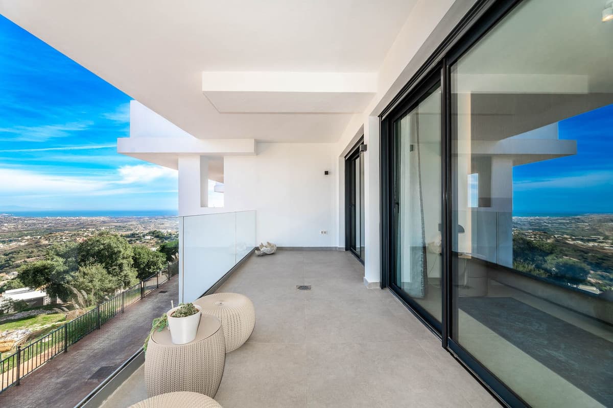 Semi-Detached House in Marbella — photo 2 of 10