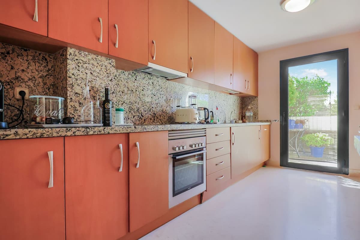 Middle Floor Apartment in Benahavís — photo 6 of 10
