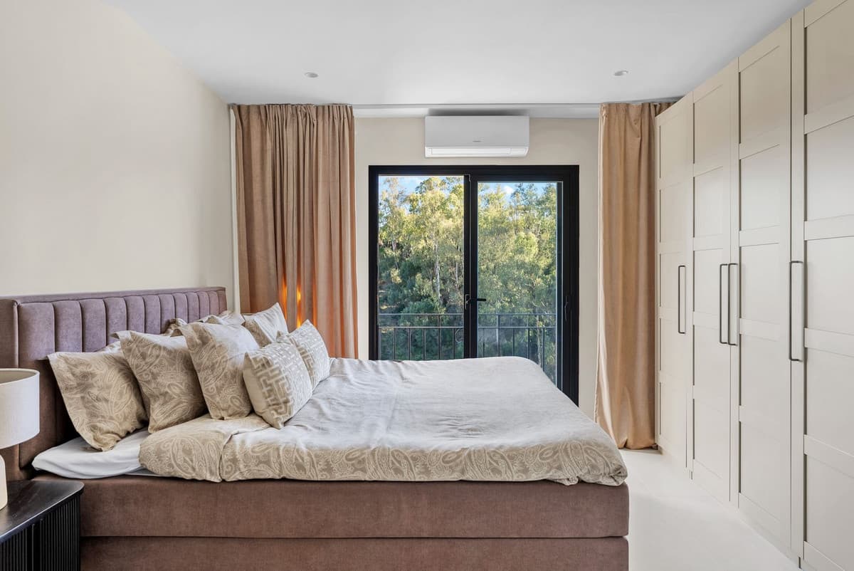 Middle Floor Apartment in Benahavís — photo 9 of 10
