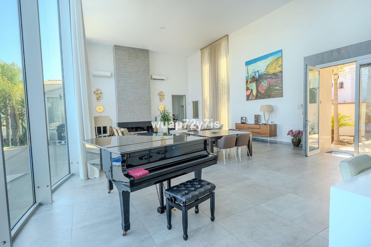 Detached Villa in La Quinta — photo 6 of 10