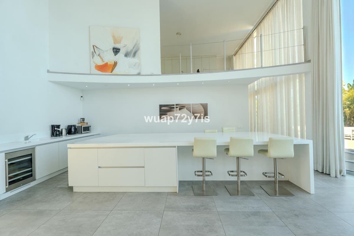 Detached Villa in La Quinta — photo 9 of 10
