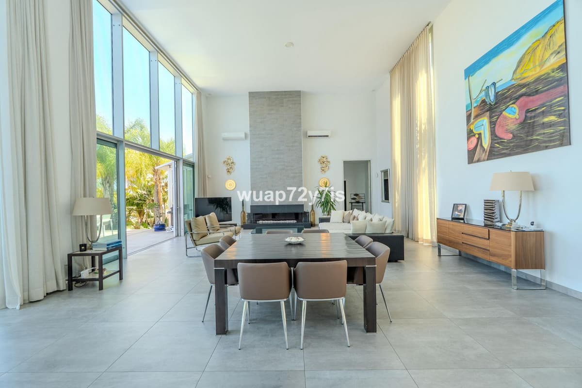 Detached Villa in La Quinta — photo 10 of 10