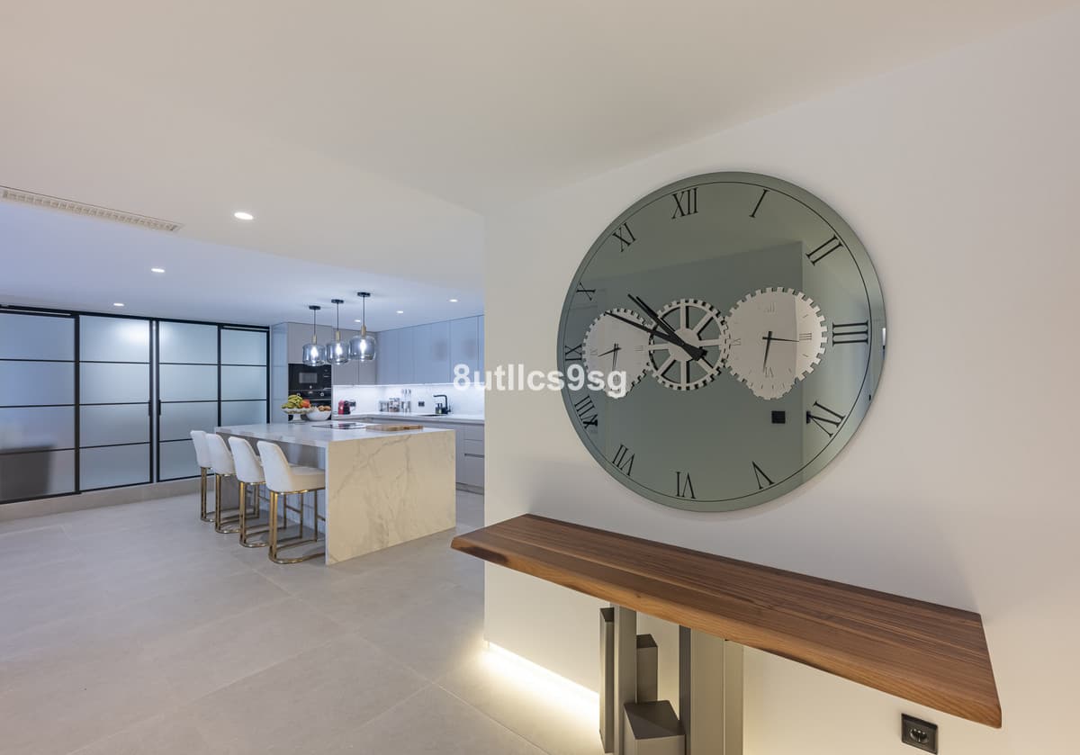Ground Floor Apartment in The Golden Mile — photo 9 of 10