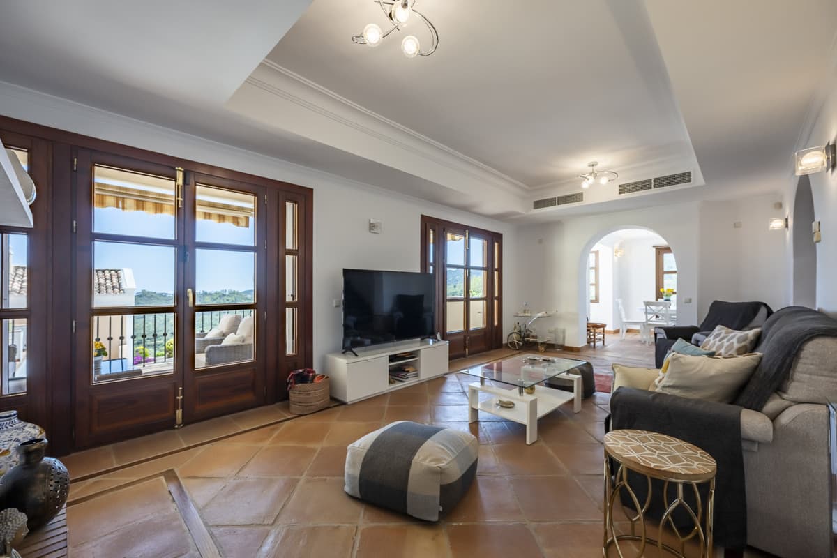 Townhouse in Benahavís — photo 7 of 10