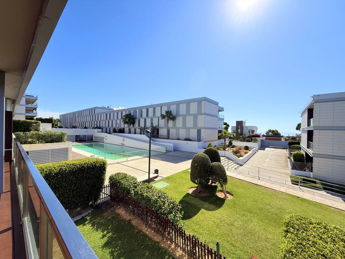 Middle Floor Apartment in La Duquesa — photo 3 of 10