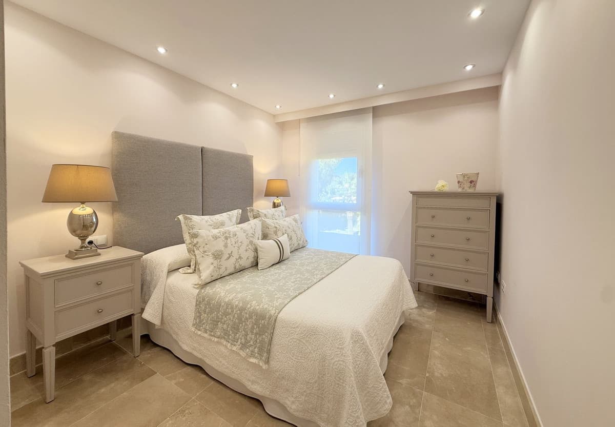 Middle Floor Apartment in La Duquesa — photo 5 of 10