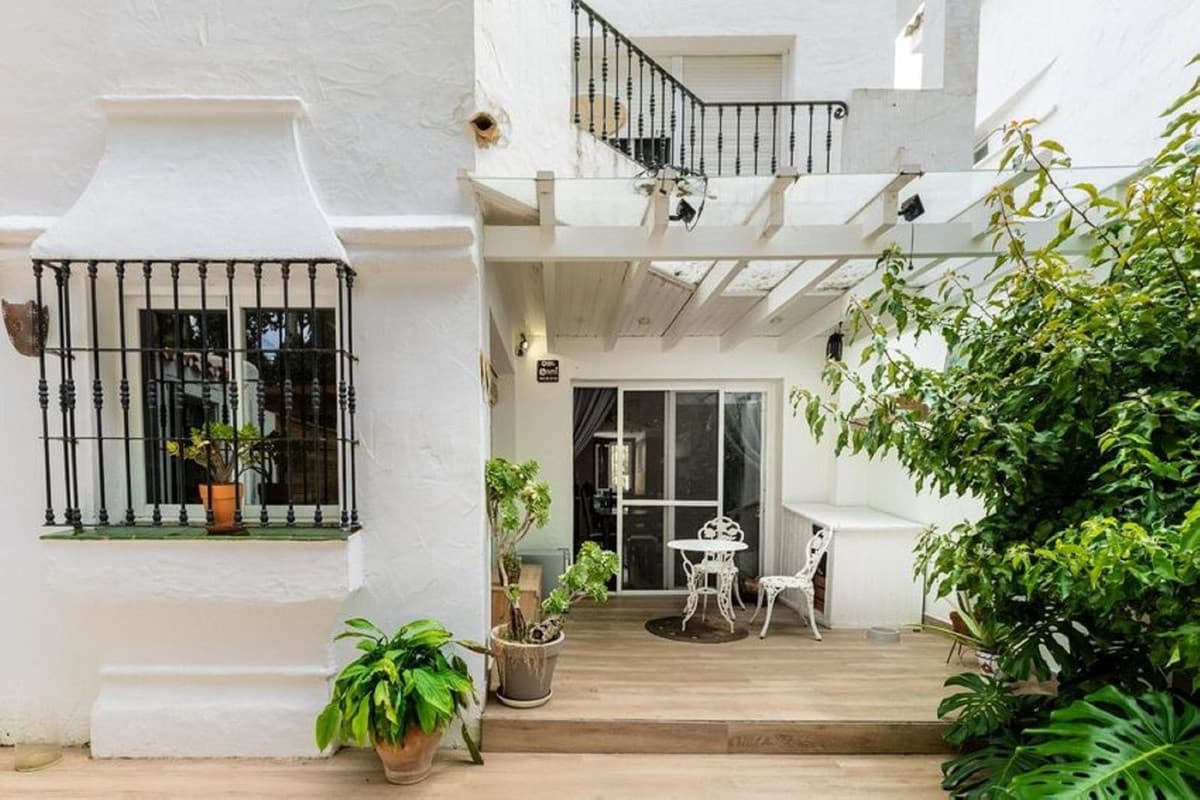 Townhouse in Nueva Andalucía — photo 2 of 10
