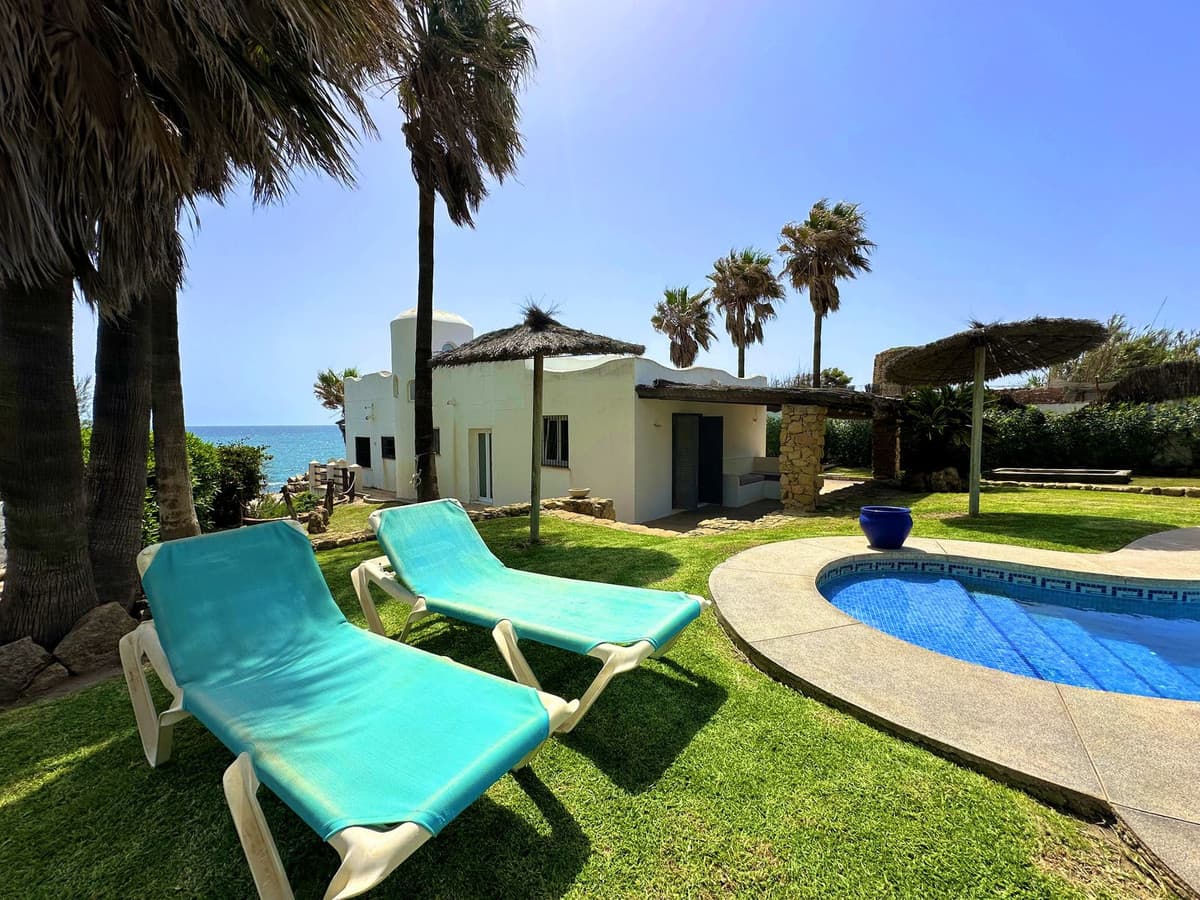 Detached Villa in Manilva — photo 1 of 10