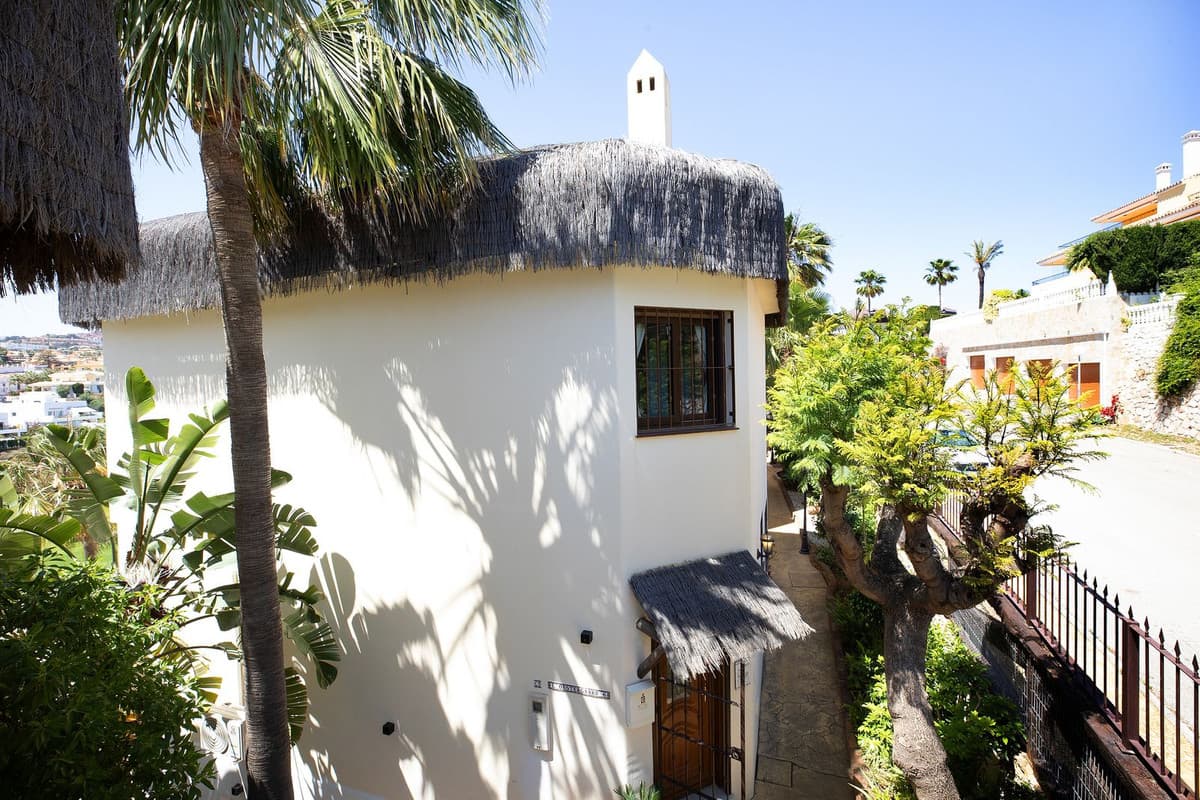 Detached Villa in Riviera del Sol — photo 2 of 10