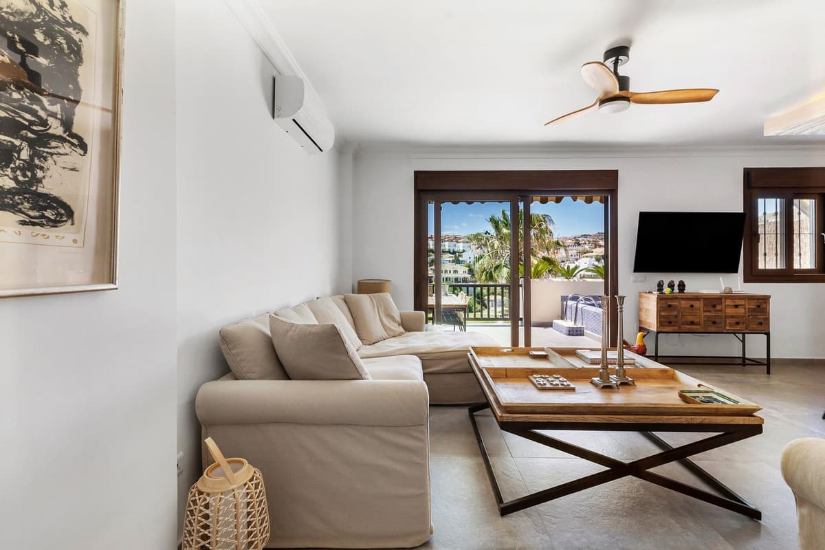 Detached Villa in Riviera del Sol — photo 7 of 10