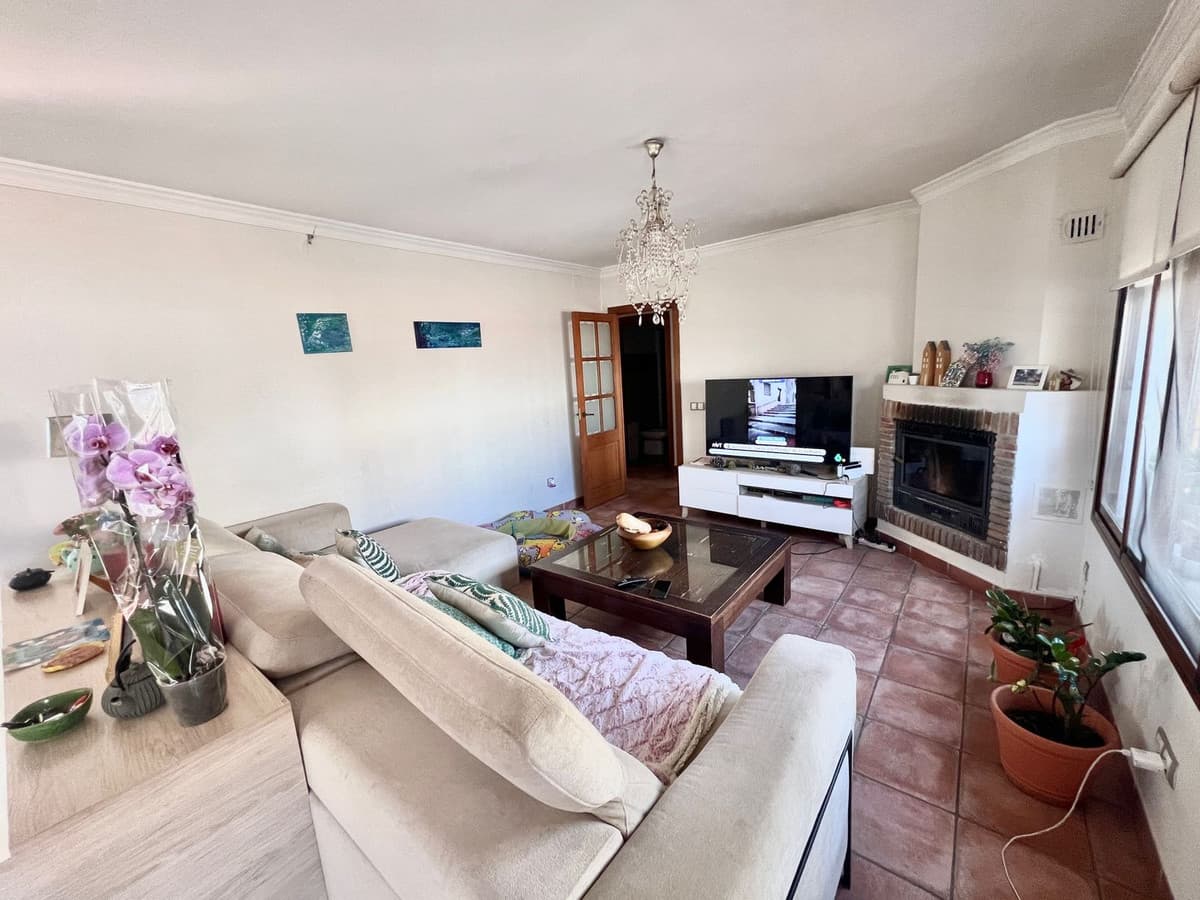 Detached Villa in Nueva Andalucía — photo 3 of 10