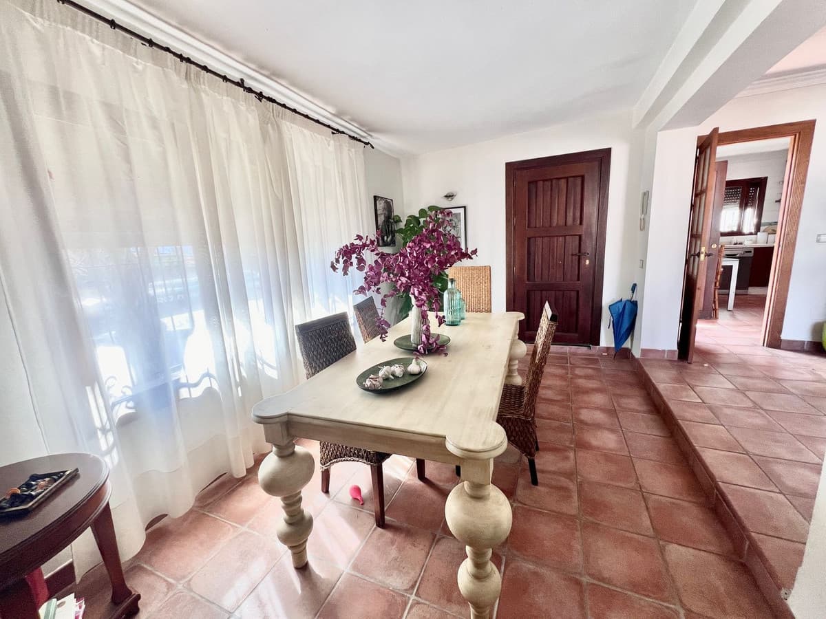 Detached Villa in Nueva Andalucía — photo 6 of 10