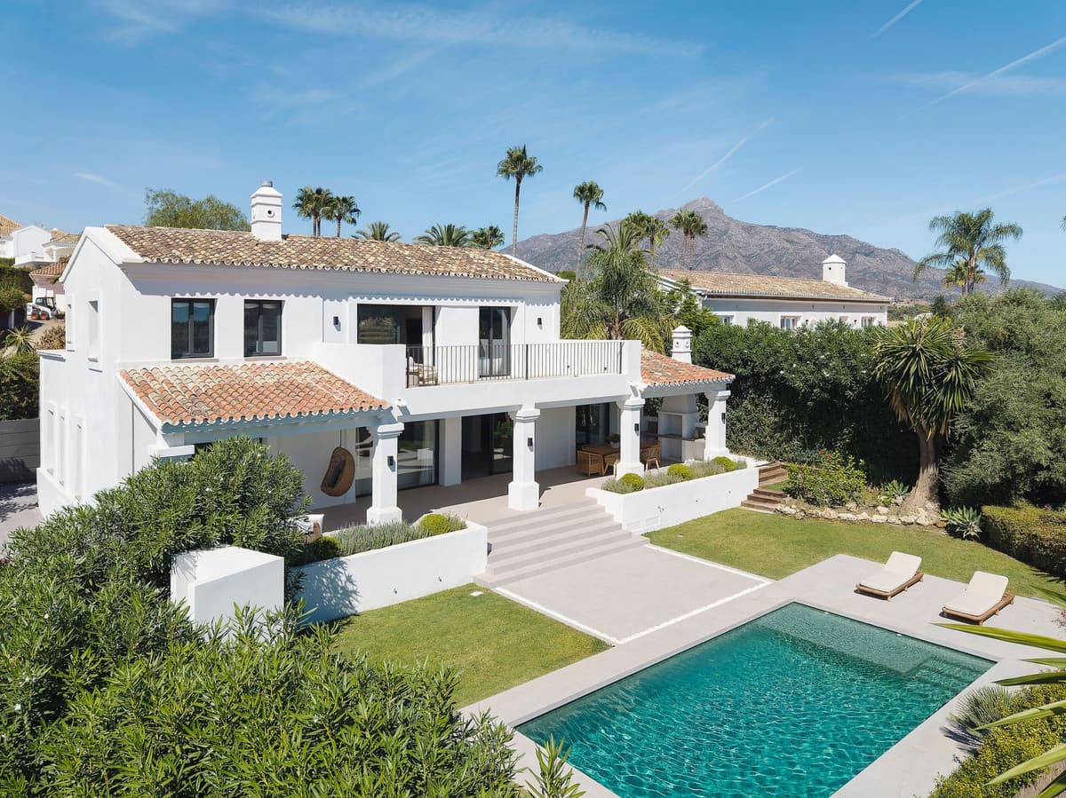 Detached Villa in Nueva Andalucía — photo 2 of 10