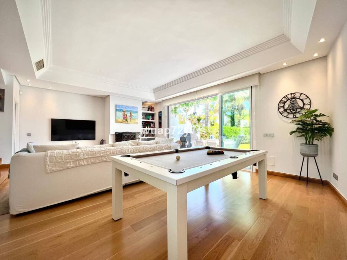 Townhouse in Estepona — photo 6 of 10