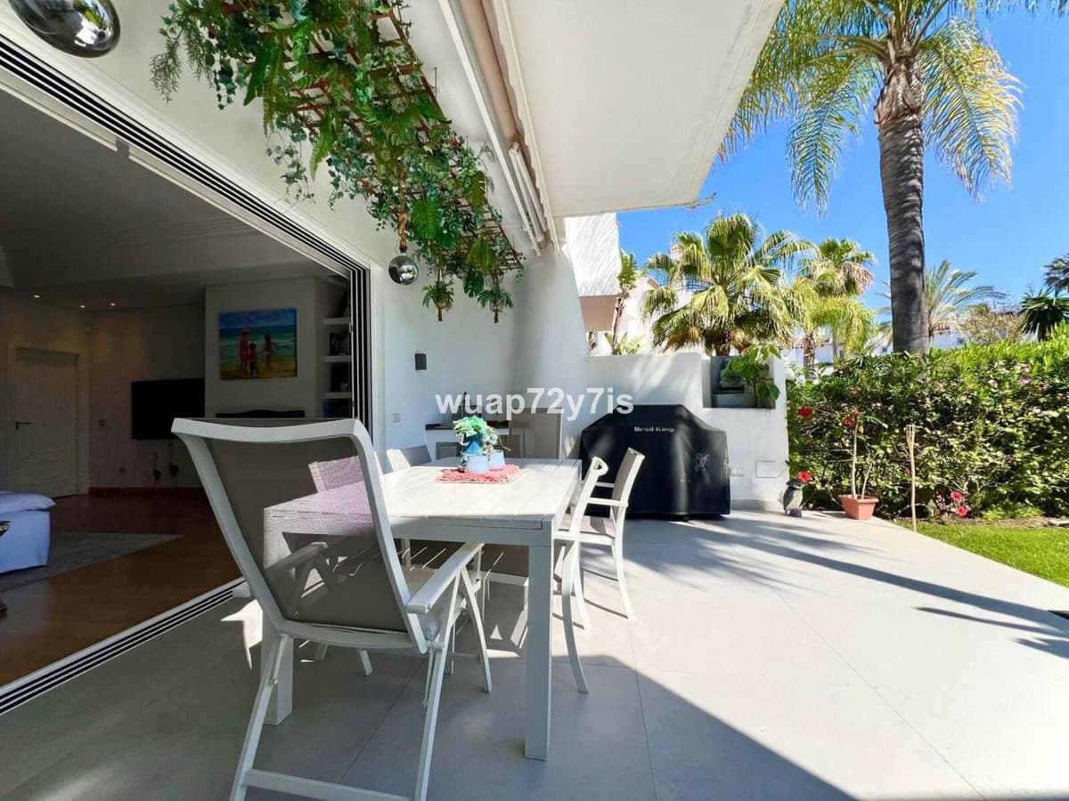 Townhouse in Estepona — photo 9 of 10