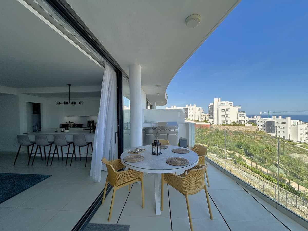 Middle Floor Apartment in Higueron — photo 10 of 10