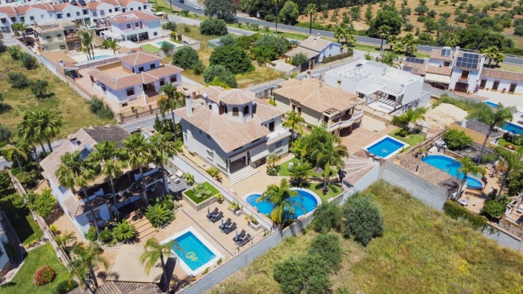 Detached Villa in Alhaurín el Grande — photo 2 of 10