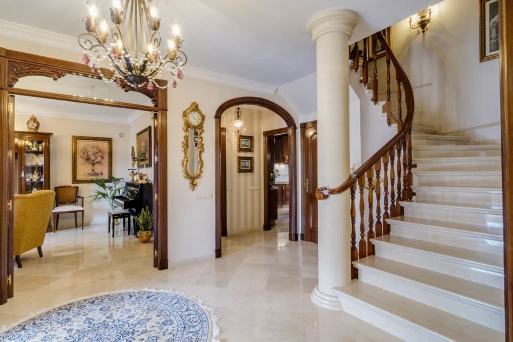 Detached Villa in Alhaurín el Grande — photo 4 of 10