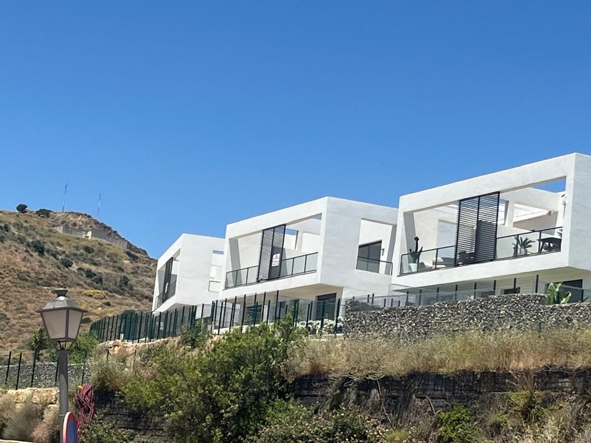 Semi-Detached House in Riviera del Sol — photo 2 of 10