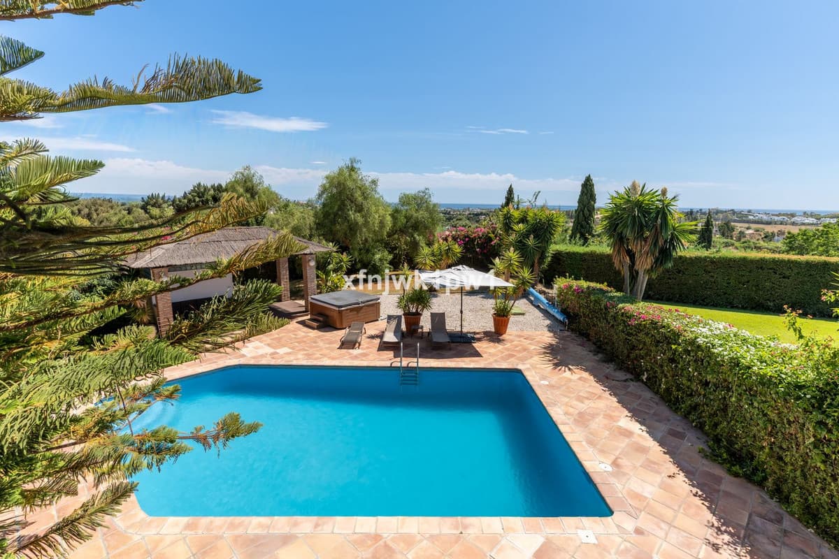 Detached Villa in Benahavís — photo 4 of 10