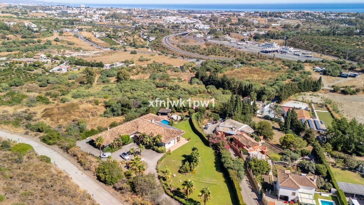 Detached Villa in Benahavís — photo 7 of 10