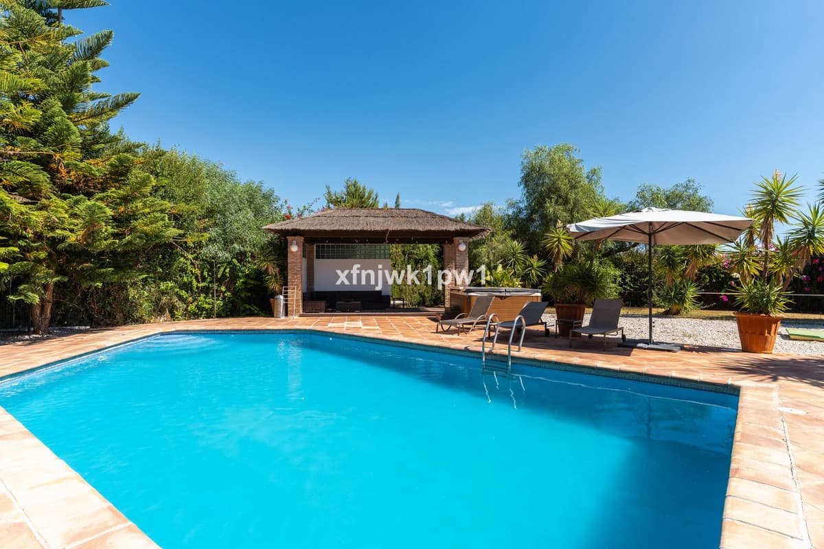 Detached Villa in Benahavís — photo 8 of 10