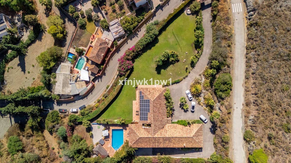 Detached Villa in Benahavís — photo 10 of 10