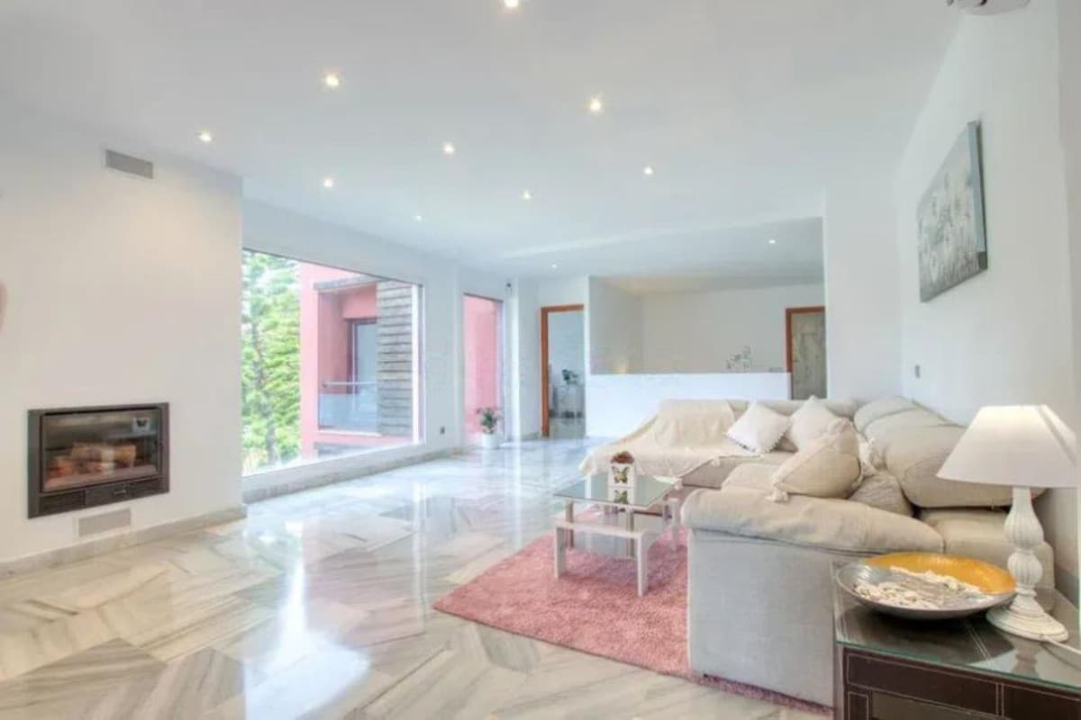 Detached Villa in Estepona — photo 3 of 10