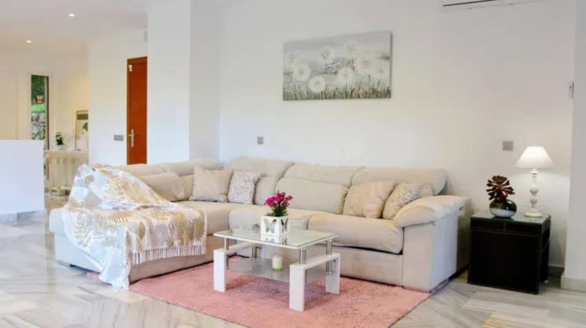 Detached Villa in Estepona — photo 6 of 10