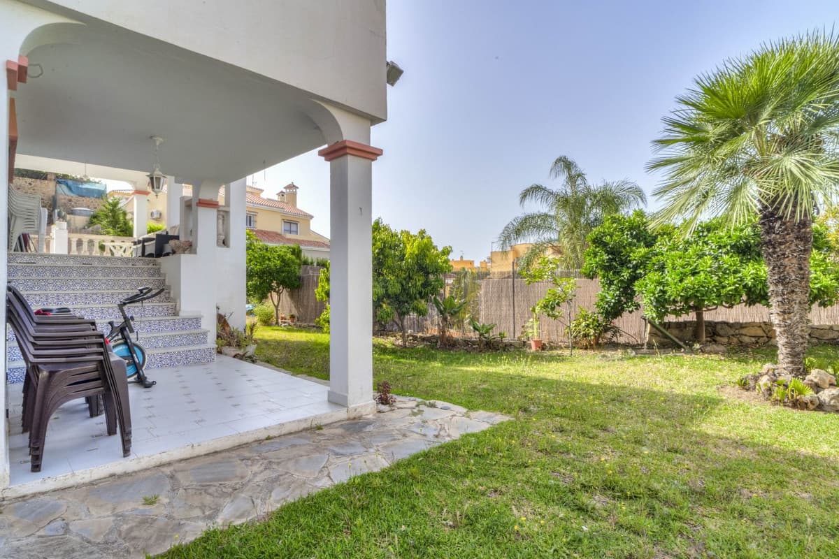 Detached Villa in Marbella — photo 2 of 10