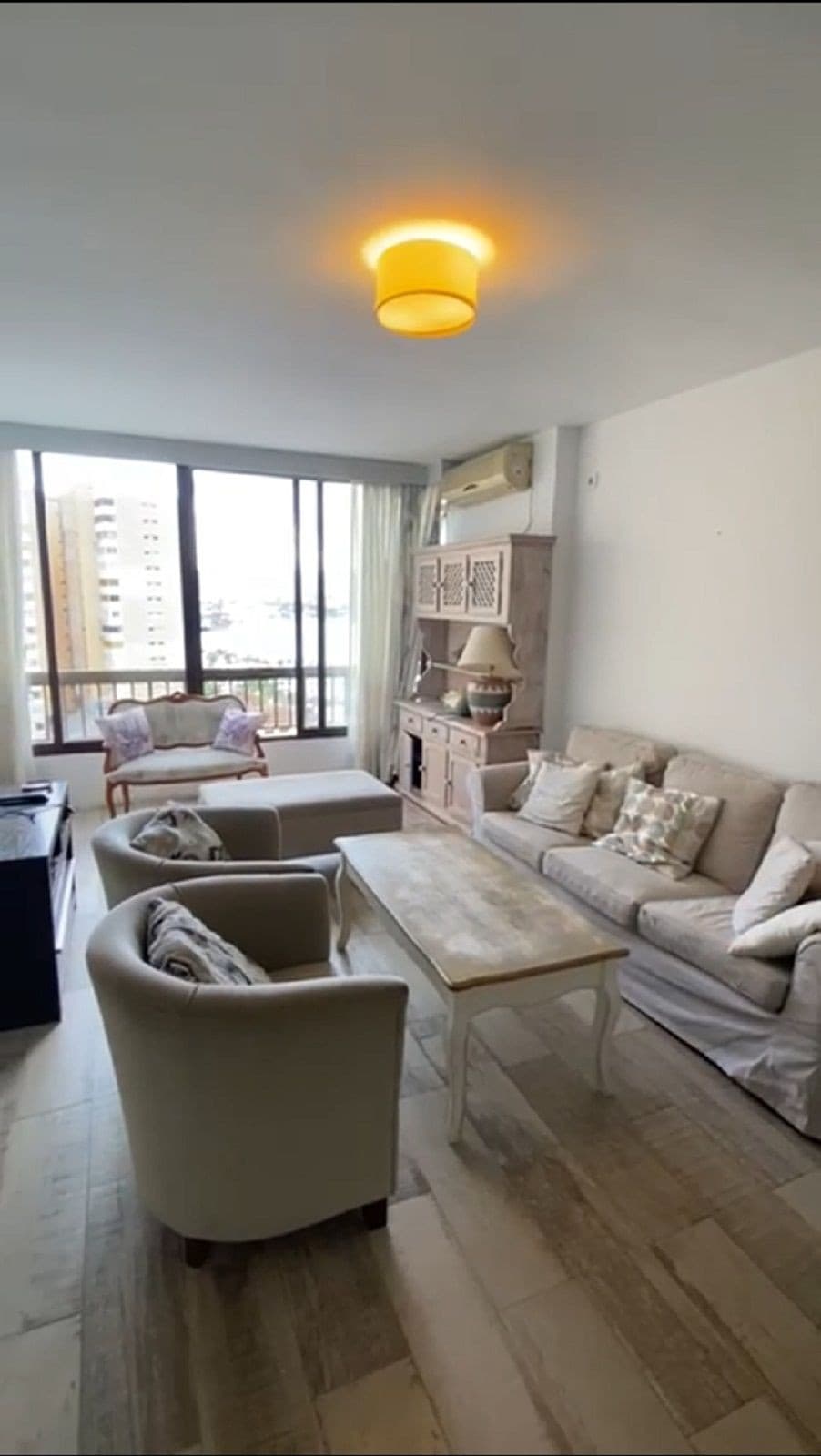 Middle Floor Apartment in Málaga Centro — photo 2 of 10