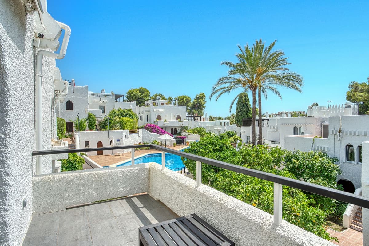 Townhouse in Nueva Andalucía — photo 5 of 10
