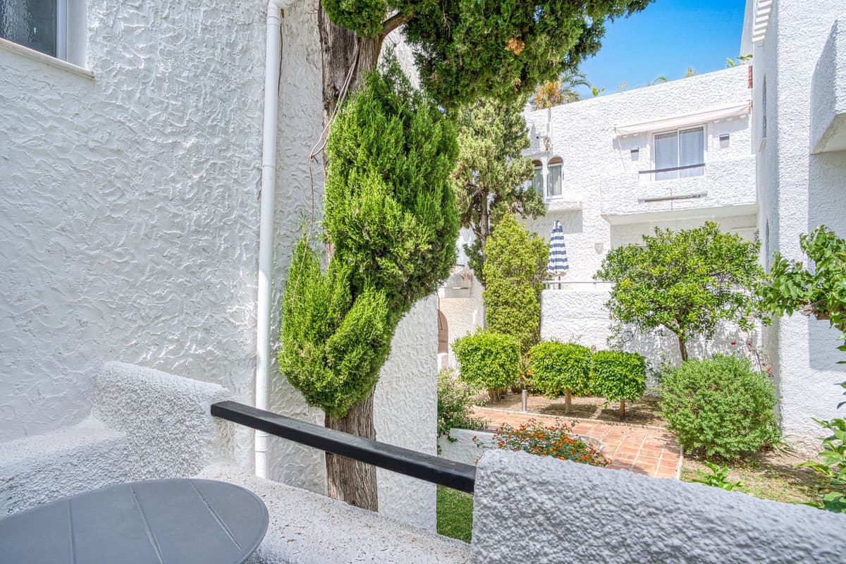 Townhouse in Nueva Andalucía — photo 10 of 10