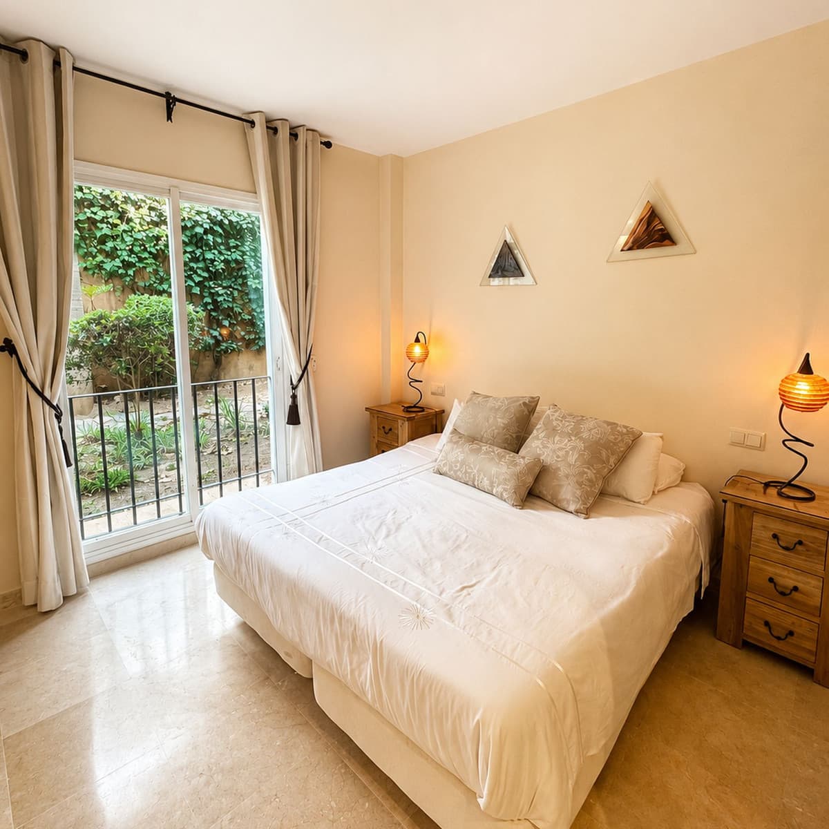 Ground Floor Apartment in Benahavís — photo 6 of 10