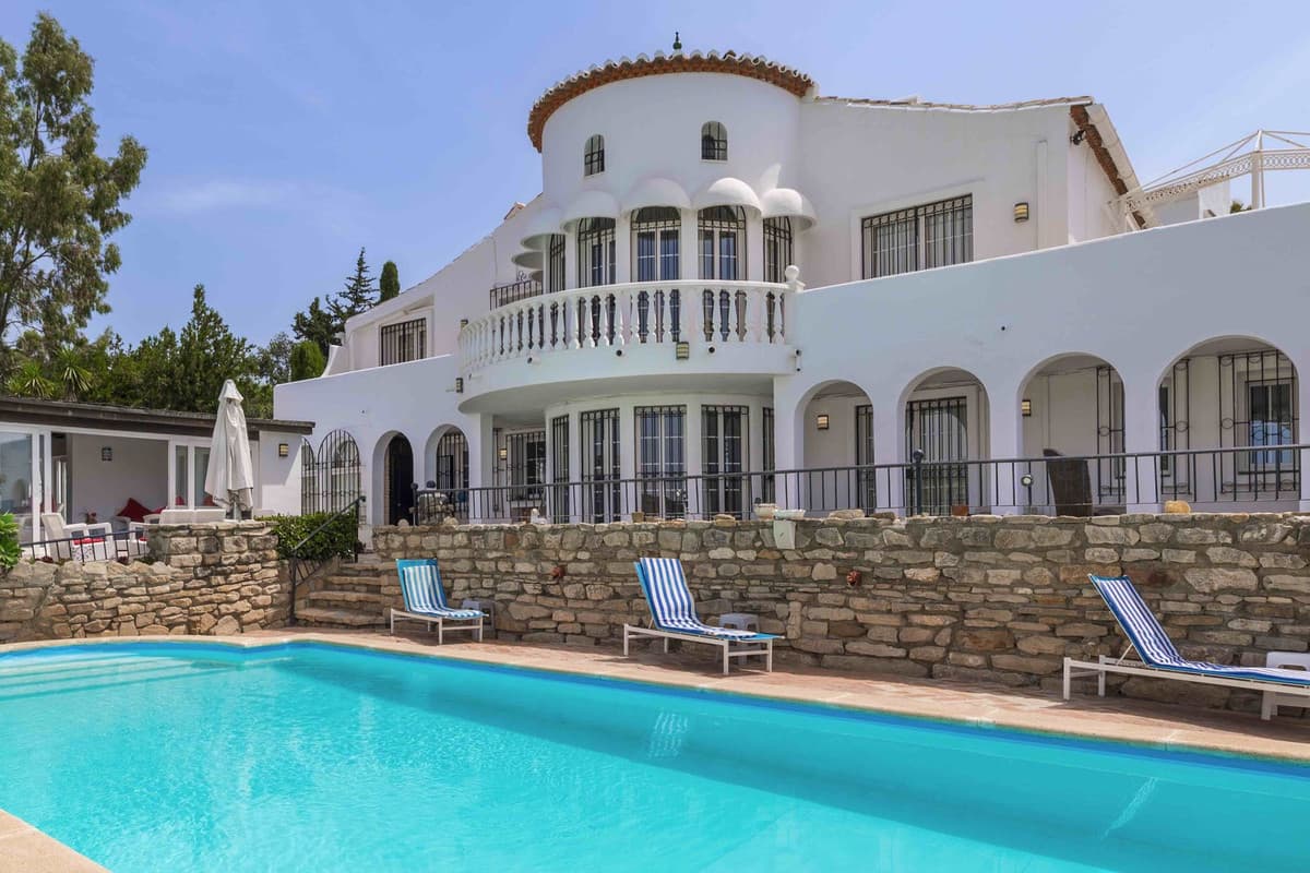Detached Villa in Estepona — photo 1 of 10